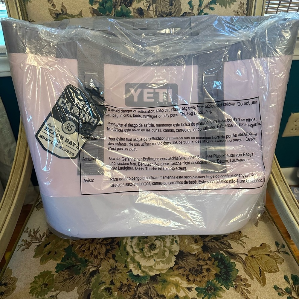 YETI Camino 35 Cherry blossom